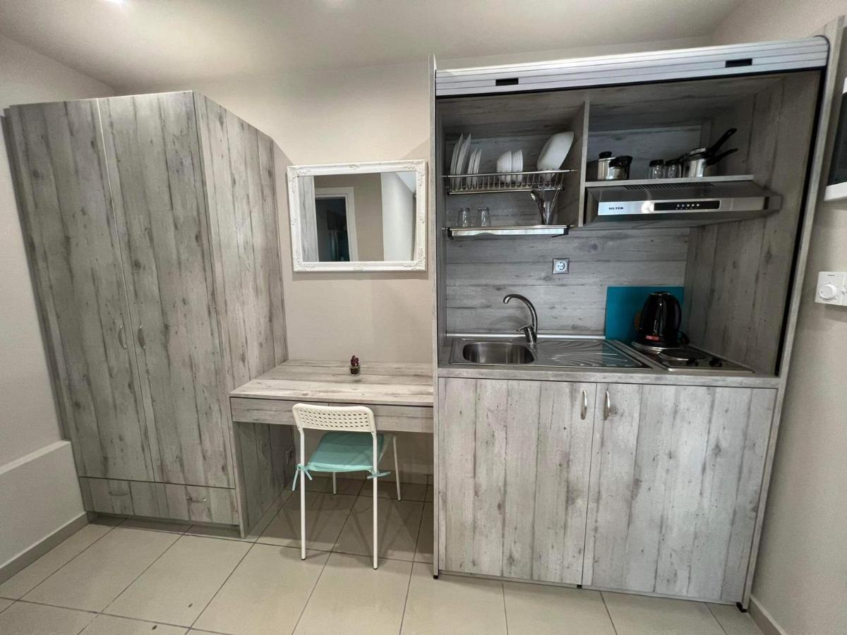 Atlantis Apartments Artemida  Ngoại thất bức ảnh