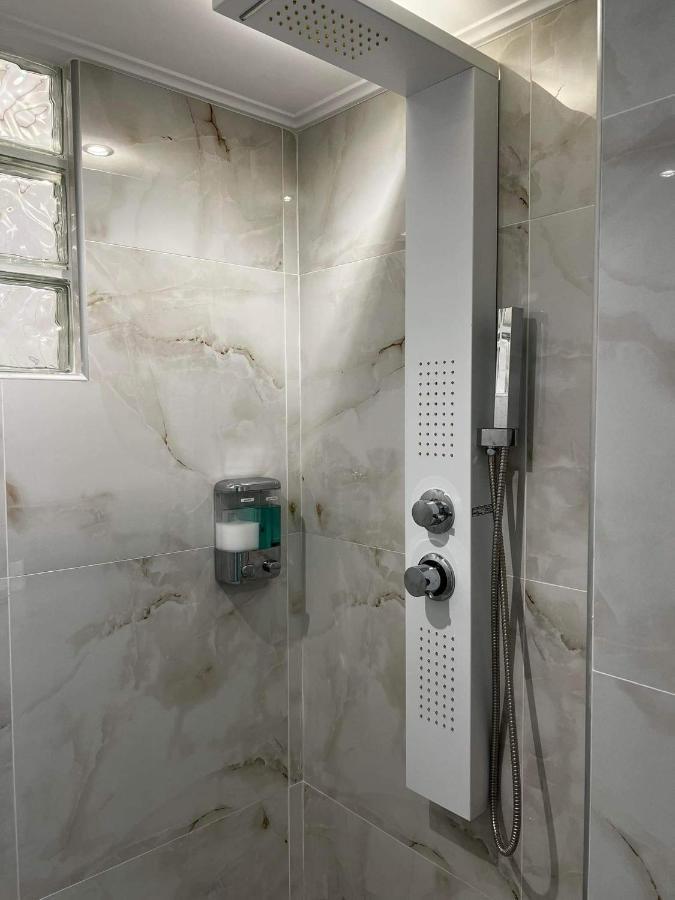 Atlantis Apartments Artemida  Ngoại thất bức ảnh